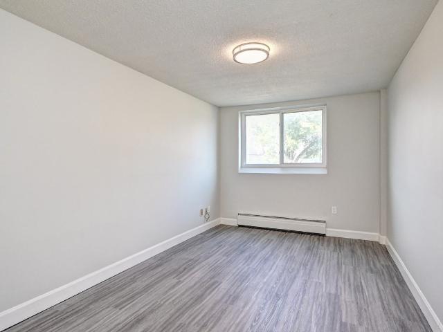 Hincks Street Apartments 2 Bedroom Apartment for Rent at 108 108, 116, 124, 132, 140 & 148 Hincks St New Hamburg, ON N3A 2A4