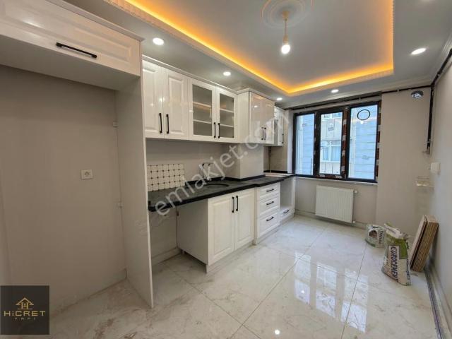 Hicret'den Cebeci Mh'de 3+1, 125 M² Köşe Başı 4.kat Daire.