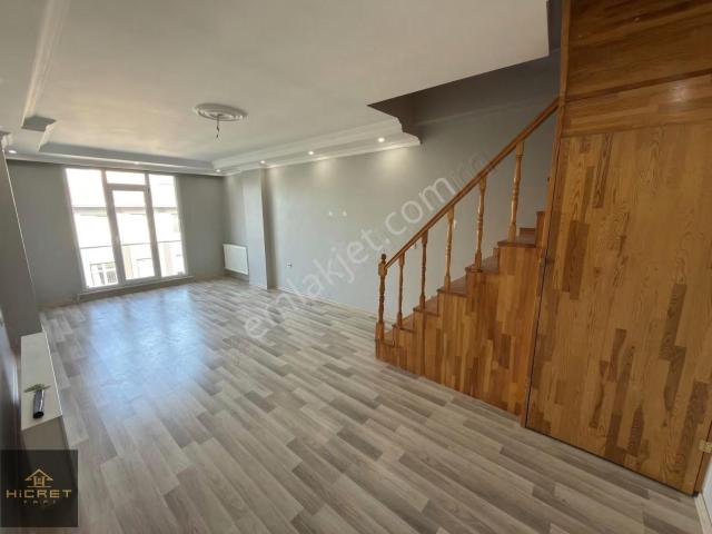 Hicret'den U.mumcu Mh Merkezi Konumda 4+2, 190m² Asansörlü Dubex