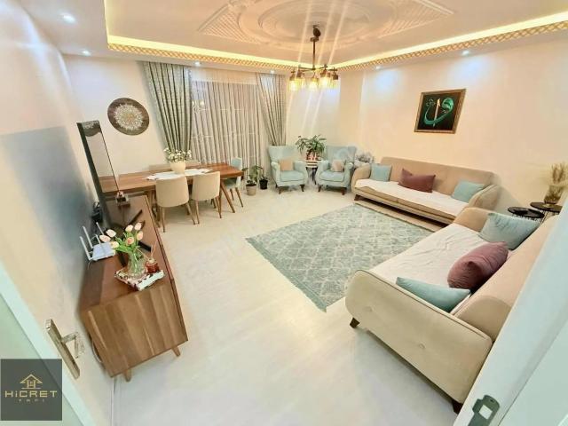 Hicret'den U.mumcu Mh. Süper Konumda 3+1, 130 M² 1.kat Daire.