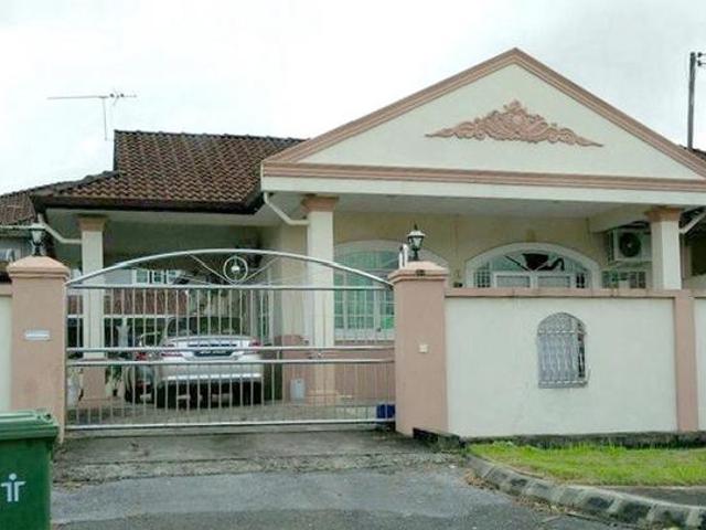 Hidden Gem Rare SemiD Phoenix Garden Kuching