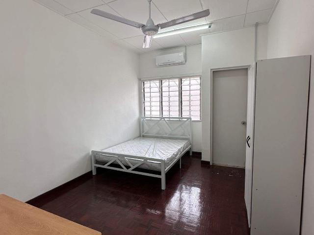 Hidden Gem Room @ SS2 Low Deposit Deal