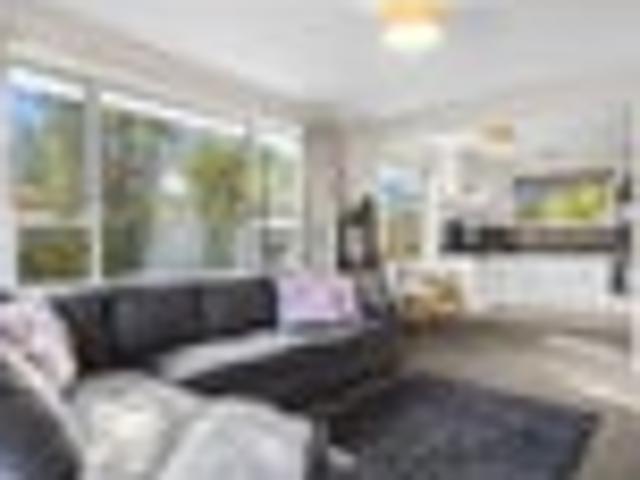 Hidden Gem Spacious Three Bedroom Rear Unit