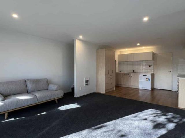 Hidden Gem with Space, Privacy & a Double Garage