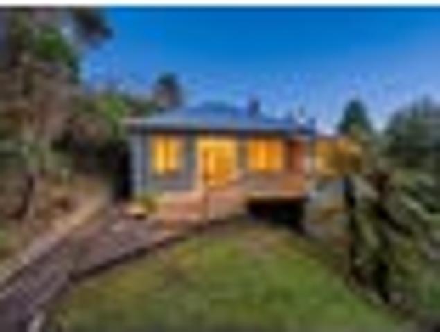 Hidden Hillside Haven with Character and Charm