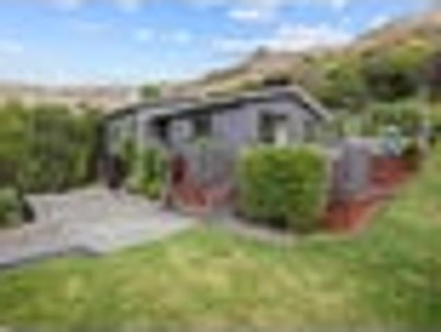 Hidden Valley Gem: Elevated Views & Easy Living