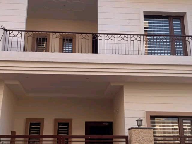 HIG Duplex 5 Bedroom 2950 Sq. Ft. Independent House in Pratap Vihar Ghaziabad Listing ID: #9890