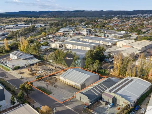 High Clearance Warehouse in Heart of Queanbeyan