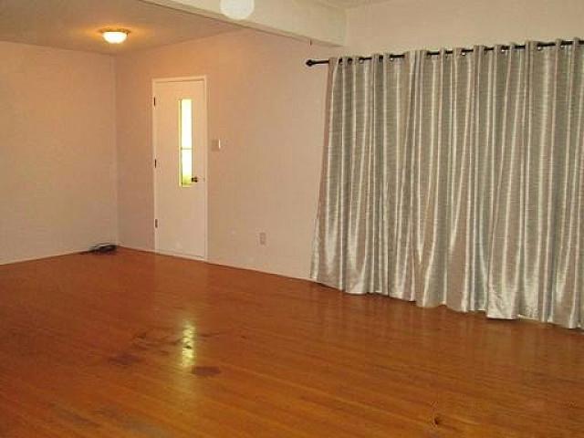 High demand 3 Bedroom Main Floor – 5 Min Walk To Anderson Ctrain