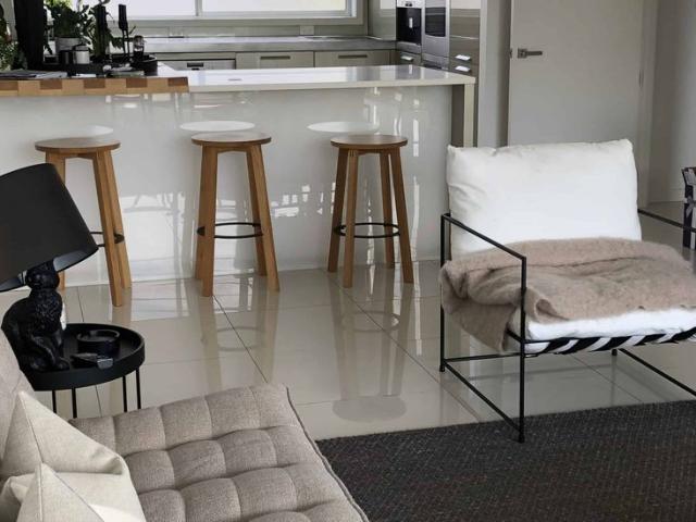 High end apartment Two minutes' walk to the beach!
