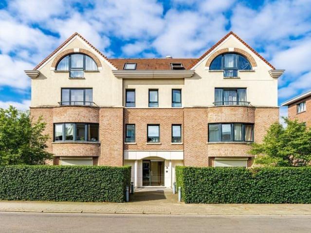 High end apartement of ±221m² south facing garden 4 bedr