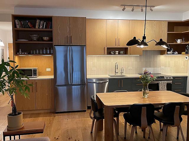 High end Design Waterfront Condo In Old Town