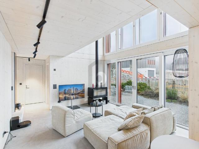 HIGH END HOUSE, EXCLUSIVE, FURNISHED, MOVE IN READY!