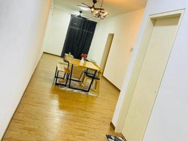 High Floor Lake view Lakefront Home mutiara ville near serin tamarind