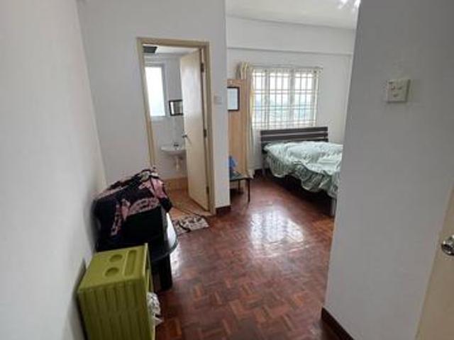 HIGH FLOOR Permas Ville Apartment 3 BED CAN FULL LOAN 20 MIN CIQ