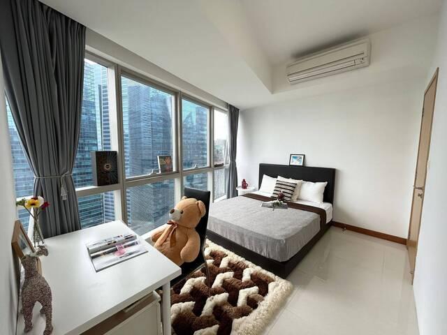 High FLoor Queen Common Room @ Marina Bay Sands/ Raffles Place MRT