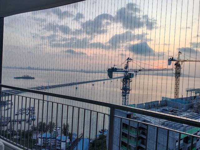 HIGH FLOOR SEAVIEW Zen 6 Condo at Gelugor Near Queensbay For Rent