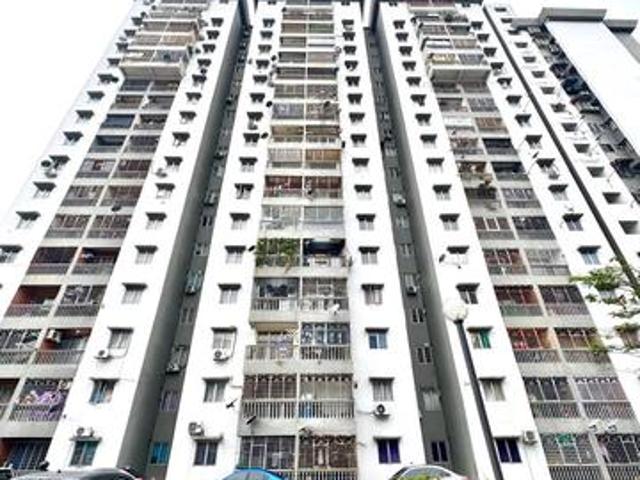HIGH FLOOR SPACIOUS 3R2B Apartment Sri Camellia Near MRT Kajang