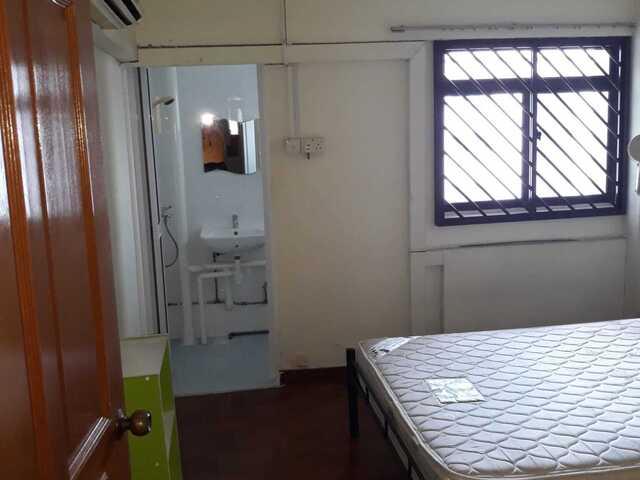 High floor Walking Distance to AMK MRT. Good amenities