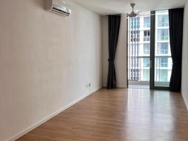 High floor well maintain Lakefront Residence Sanderling Cyberjaya MMU