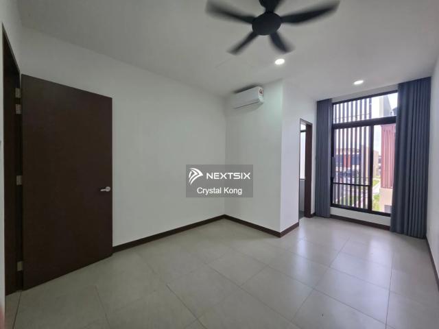 High in demand Ground Floor for Rent Rm7000 nego Austin Crest @ Mount Austin