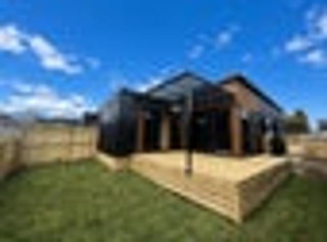 High Performing Asset Eight Townhouses!