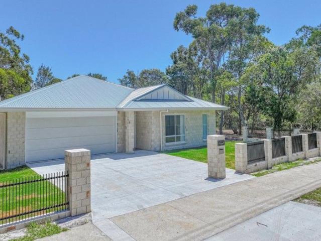 HIGH QUALITY 3 BED 2 BATH BRICK HOME WITH DOUBLE GARAGE!