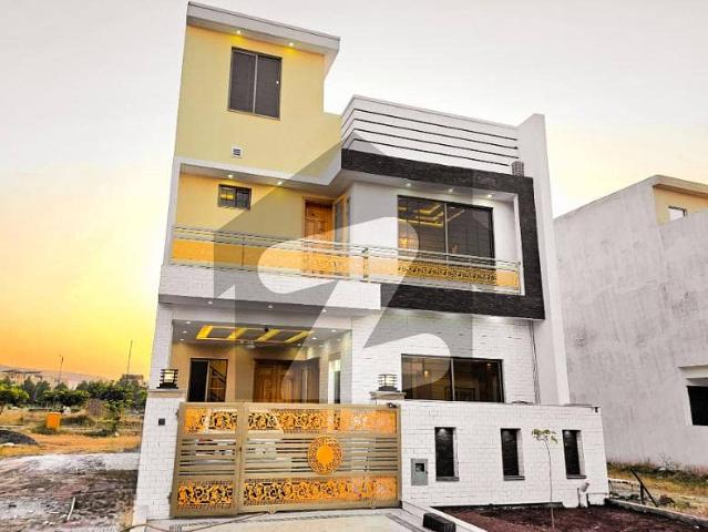 High Quality 3 Bed 5 Marla Decent House For Sale In Bahria Enclave