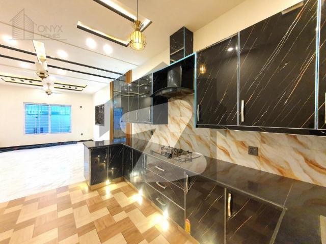 High Quality 5 Marla House For Sale In Bahria Phase 8 Bahria Town Phase 8 Safari Valley