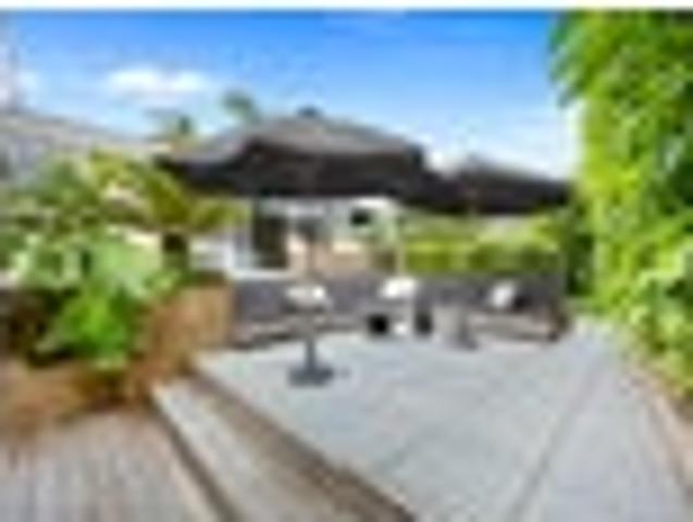 High spec, flexible family home by Mt Eden border