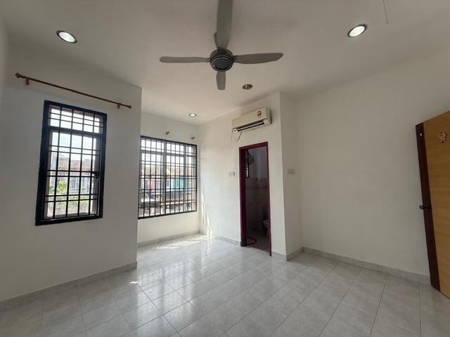 High Value Double Storey House Setia Indah gated Guarded