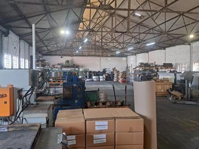 high visibility warehouse to let | k.