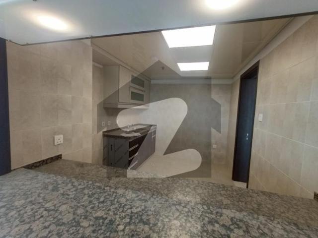 Beautiful View 3 Bedroom Apartment In Pearl Towers Is Available For Rent Emaar Crescent Bay