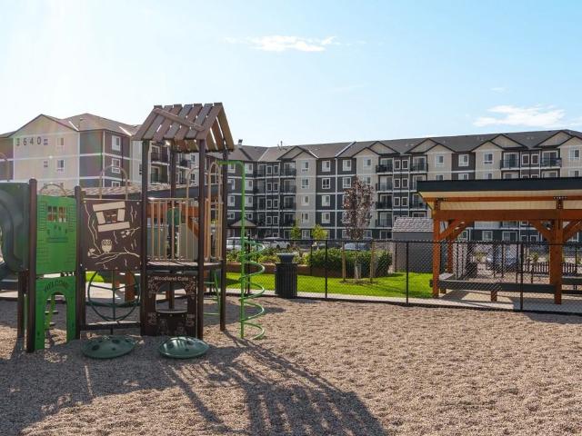 Highland Views Apartments 1 Bedroom Apartment for Rent at 3640 Ferrier St, Winnipeg, MB R2V 5L3