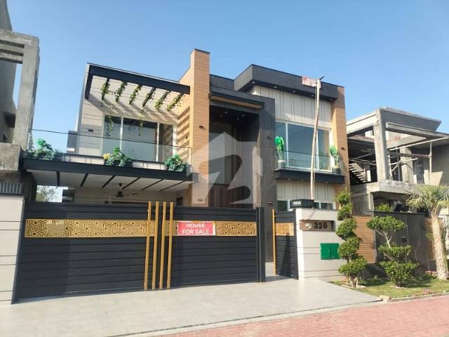 Highly coveted 1 Kanal House Is Available In Bahria Town Tipu Sultan Block For sale