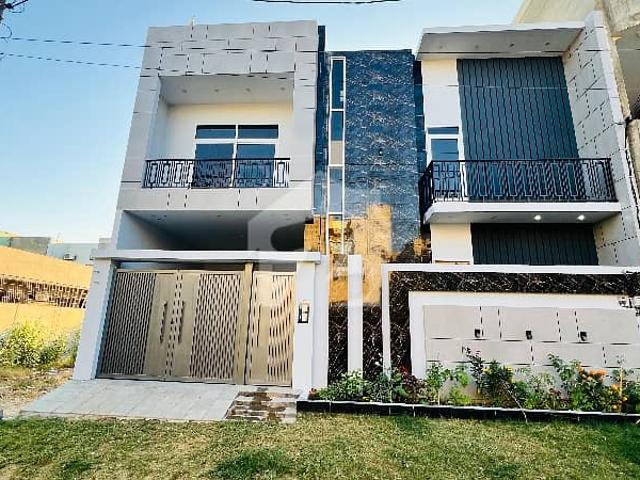 Highly coveted 240 Square Yards House Is Available In Gulshan e Maymar Sector T For sale