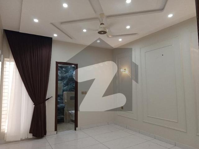 Highly coveted Prime Location 10 Marla House Is Available In Citi Housing Society For sale Citi Housing Society