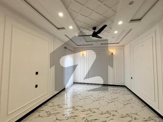 Highly coveted Prime Location 1 Kanal House Is Available In Wapda Town For rent Wapda Town