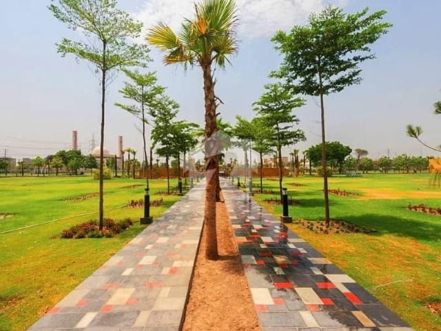 Highly Desirable Back of Main Residential Plot Available In LDA Avenue Block F For sale