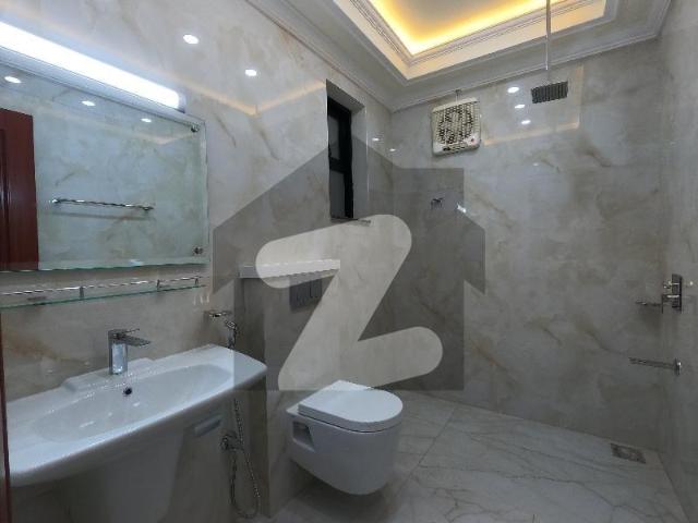 Highly Desirable Corner 1 Kanal House Available In G 13/2