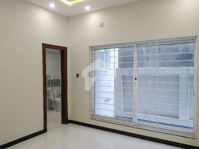 Highly Desirable House Available In Bahria Town Phase 8 For Rent