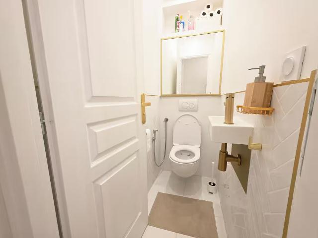 Highly desirable Latin neighborhood Air conditioned Renovated 2 bedrooms and 1 living room
