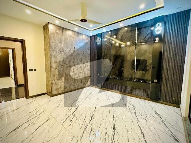 Highly Desirable 1 Kanal House Available In Abdalians Cooperative Housing Society