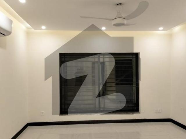 Highly Desirable 1 Kanal House Available In Bahria Town Sector C