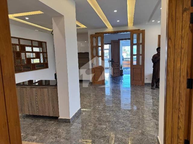 Highly Desirable 20 Marla House Available In D 12/2