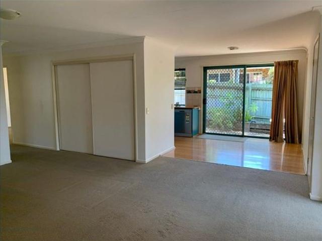 HIGHLY DESIRED SOUTHPORT ADDRESS!