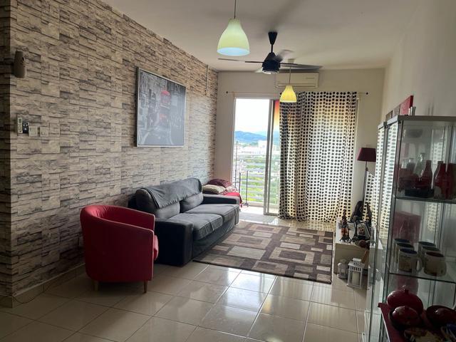 Highrise with nice Broga Hill view