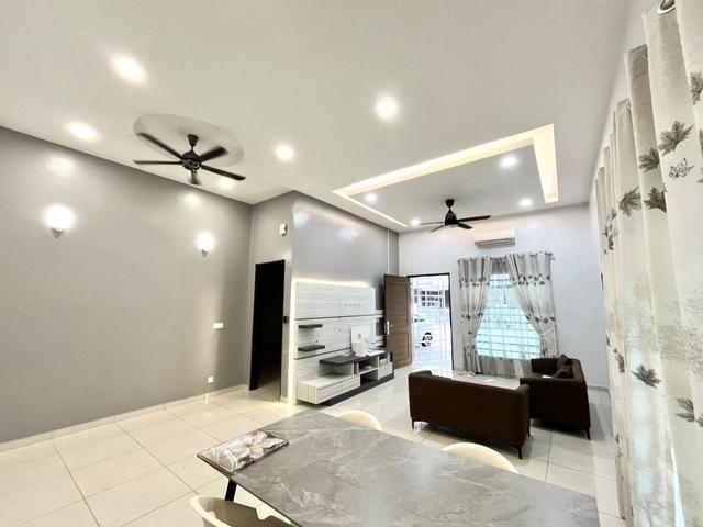 Hijauan Valdor 1sty Terrace Fully Renovated Furniture Gated