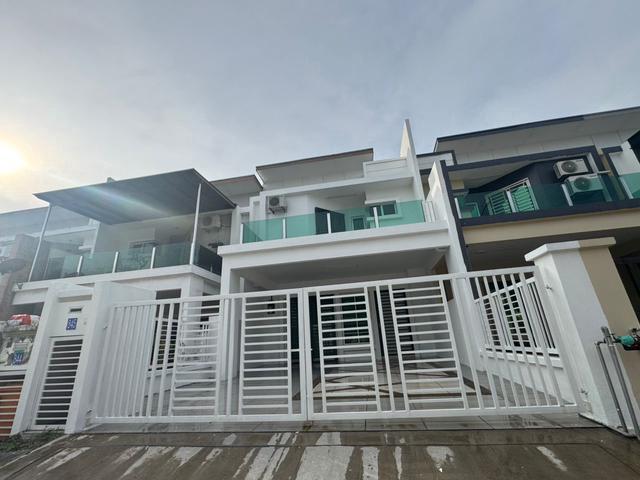 Hijayu 1 B Bentonix Double Story Terrace Full Extended New Paint Nice