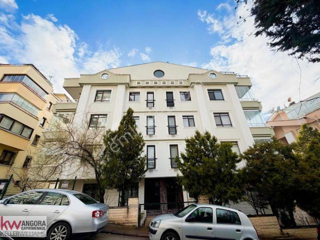 Hilal Mahallesi Merkezinde | Kombili | 140 M² Geniş 2+1 Satılık